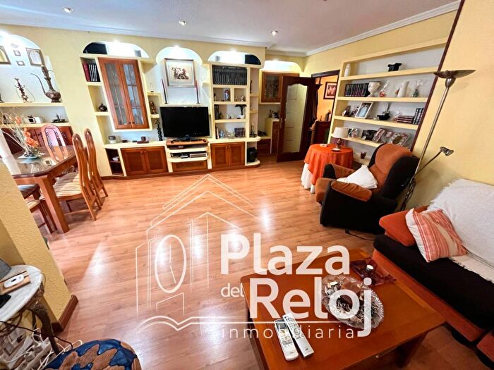 Casas en venta y pisos alquiler - 1