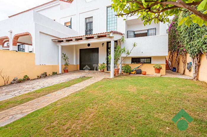 Casa en venta en San García, Algeciras de 4 habitaciones