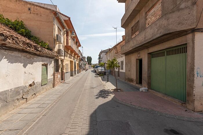 Casa en venta en Santa Fe, Granada de 5 habitaciones