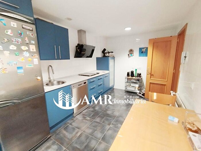 Casas en venta y pisos alquiler - 2