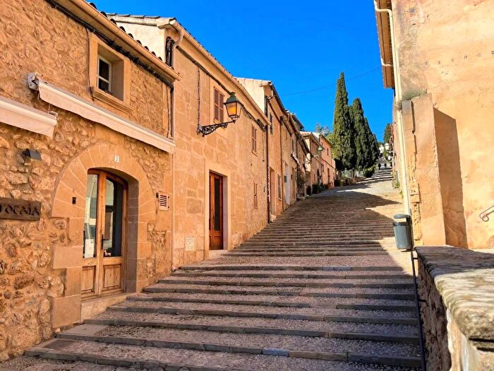 Casas en venta y pisos alquiler - 1