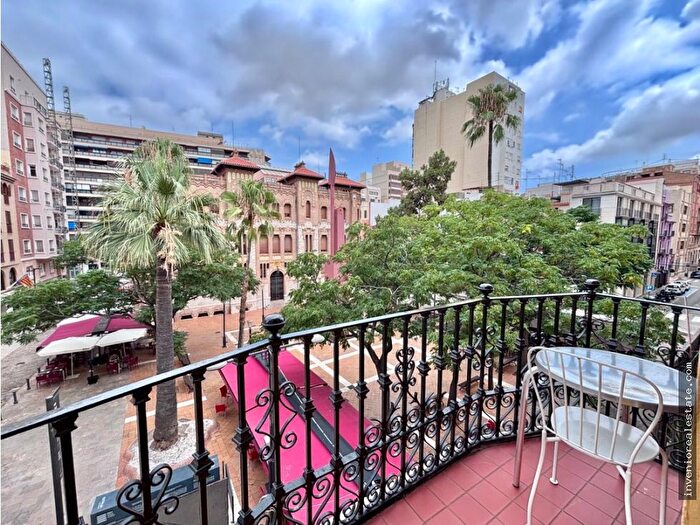 Casas en venta y pisos alquiler - 1