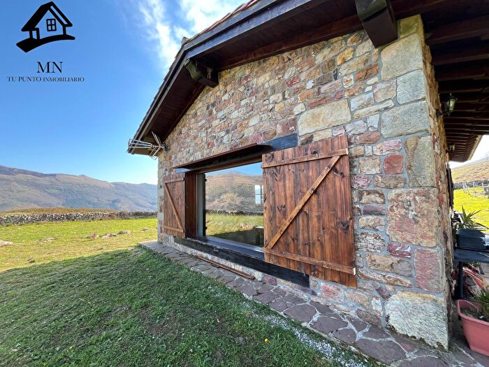 Casa en venta en Cabuérniga, Cantabria de 1 habitacion