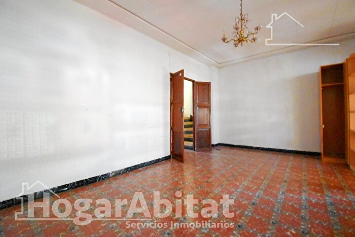 Casas en venta y pisos alquiler - 3