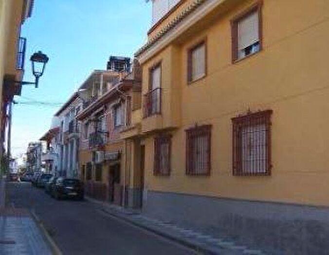 Casas en venta y pisos alquiler - 2