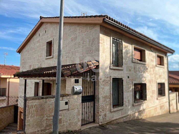 Casas en venta y pisos alquiler - 1