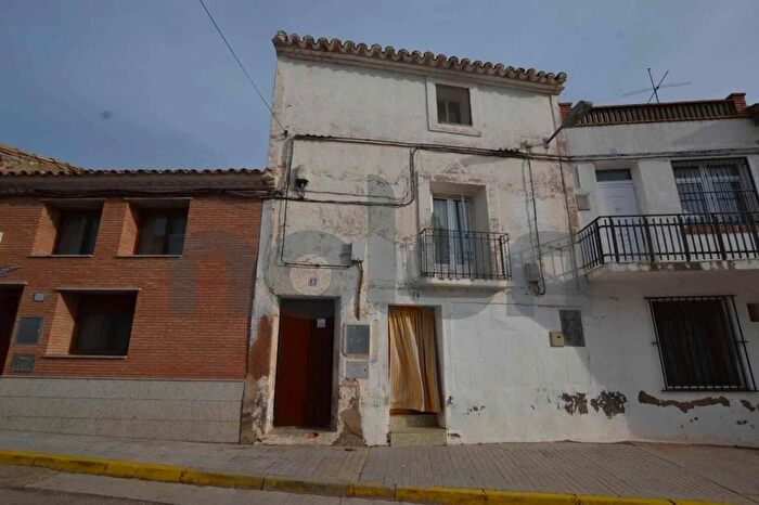 Casas en venta y pisos alquiler - 1
