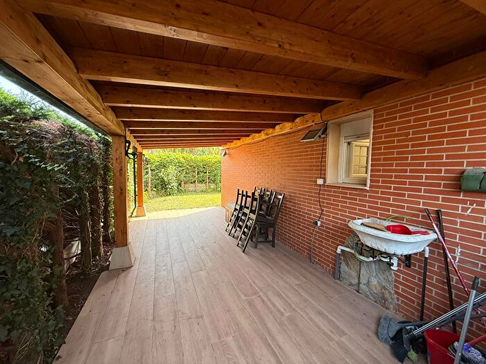 Casas en venta y pisos alquiler - 3