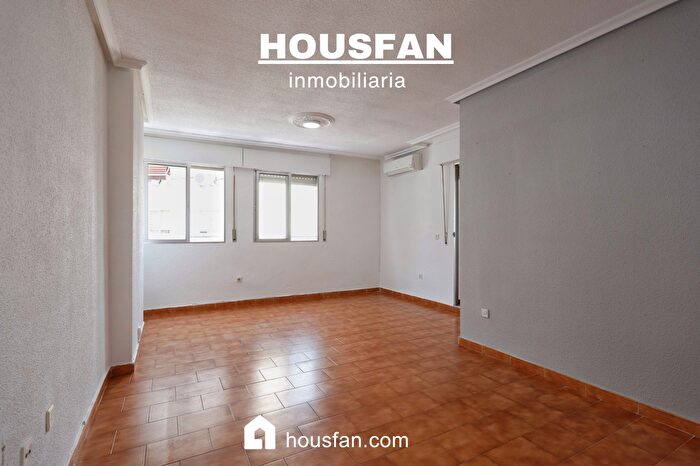 Piso en venta en Casco Antiguo, Cáceres Capital de 3 habitaciones