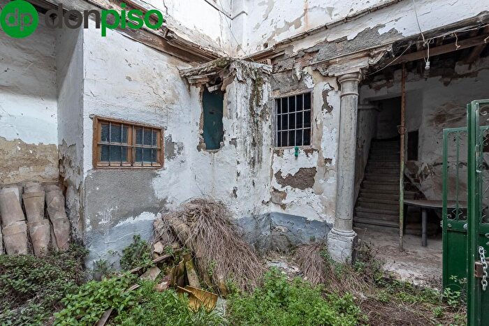 Casas en venta y pisos alquiler - 3