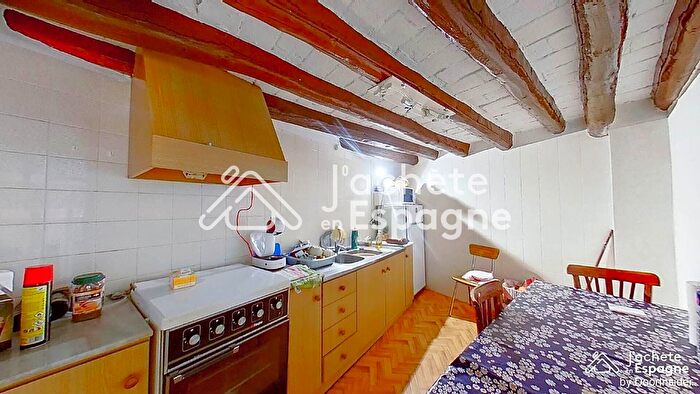 Casas en venta y pisos alquiler - 3