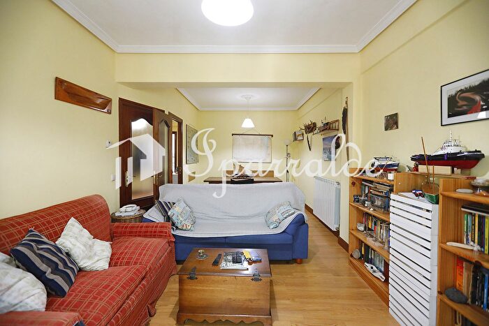 Casas en venta y pisos alquiler - 3