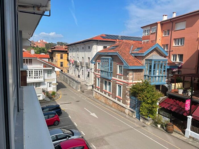 Piso en venta en Comillas Cantabria, Cantabria de 3 habitaciones