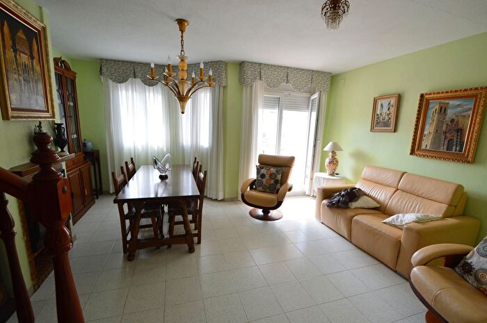 Casas en venta y pisos alquiler - 1