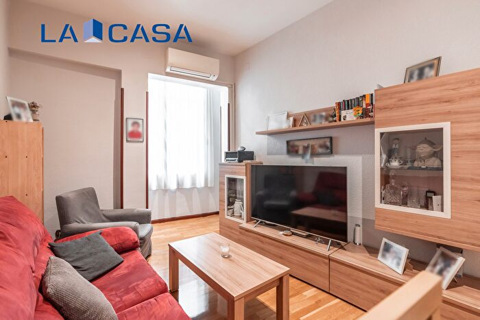Casas en venta y pisos alquiler - 1