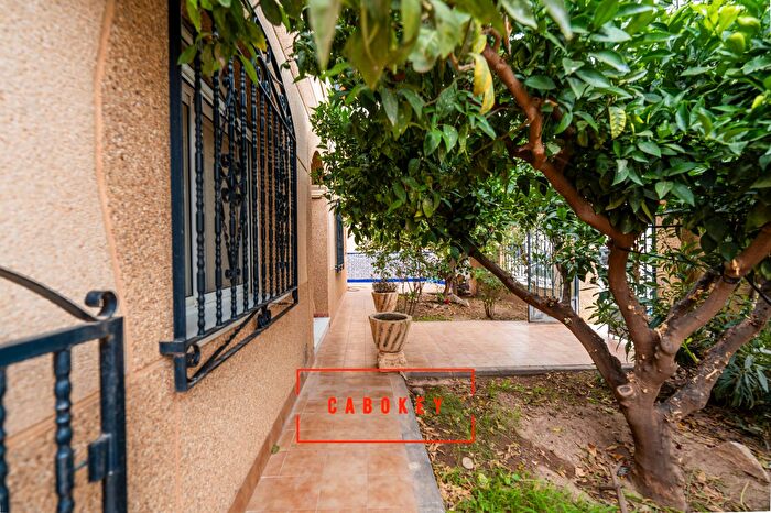 Casas en venta y pisos alquiler - 3