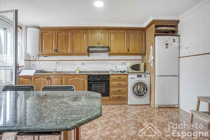 Casas en venta y pisos alquiler - 2