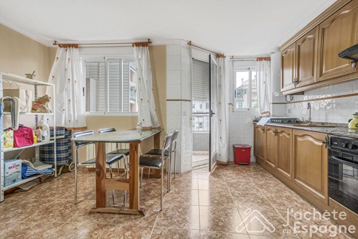 Casas en venta y pisos alquiler - 3