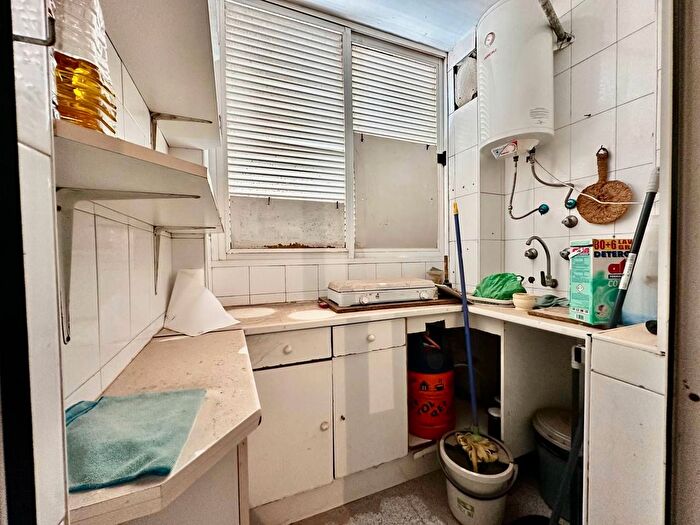 Casas en venta y pisos alquiler - 2