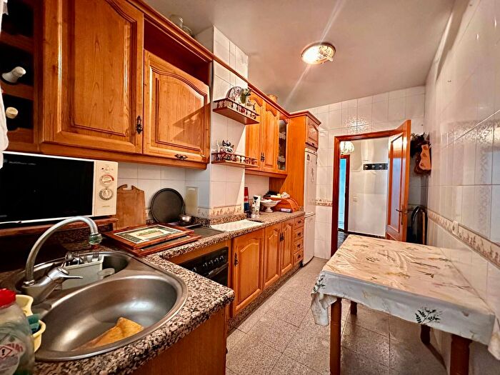 Piso en venta en El Ejido Ciudad, Ejido Centro de 4 habitaciones