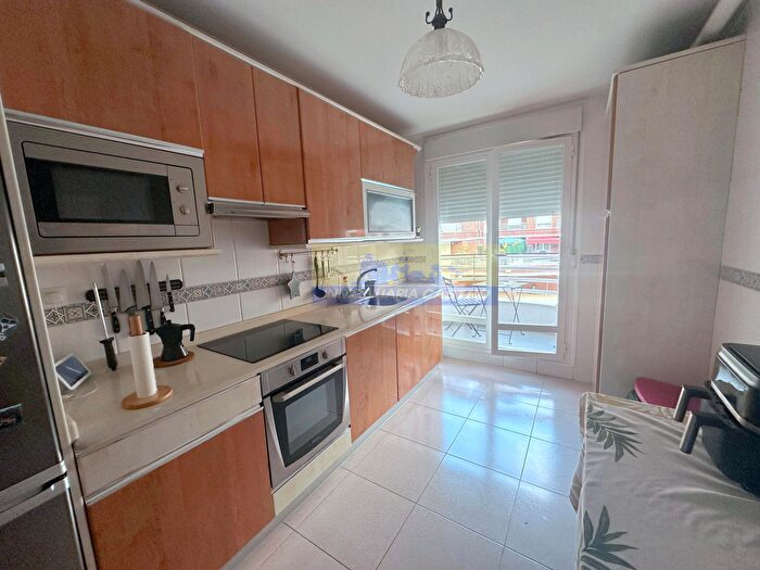 Casas en venta y pisos alquiler - 3