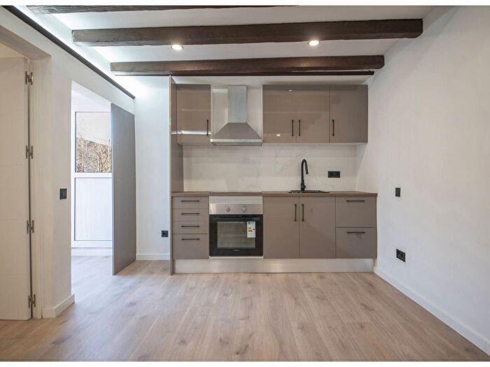 Casas en venta y pisos alquiler - 1
