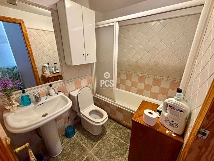 Casas en venta y pisos alquiler - 2
