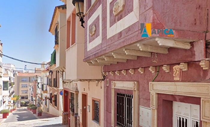 Casas en venta y pisos alquiler - 1