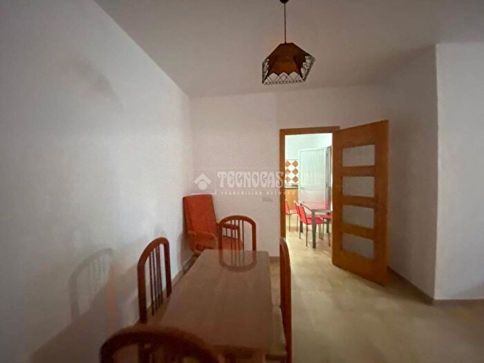 Casas en venta y pisos alquiler - 1