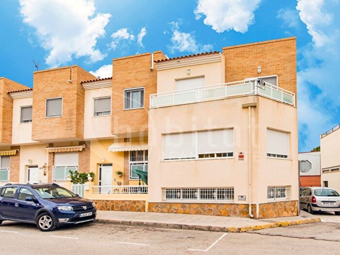 Casas en venta y pisos alquiler - 1