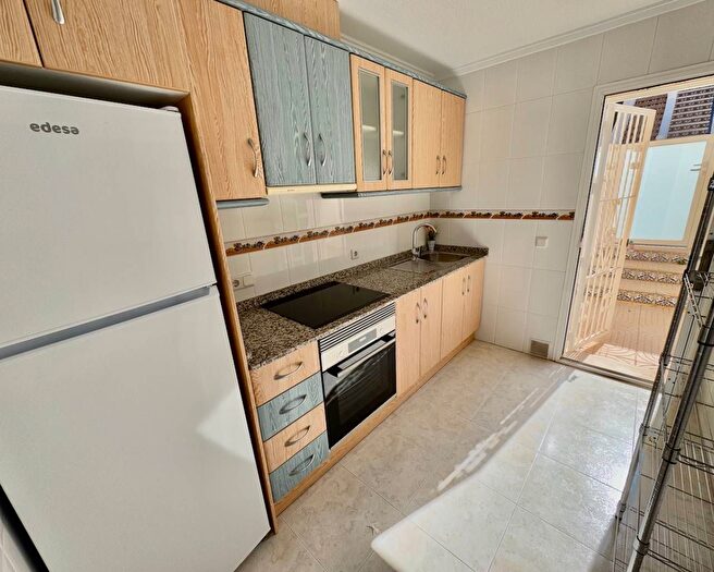Casas en venta y pisos alquiler - 3