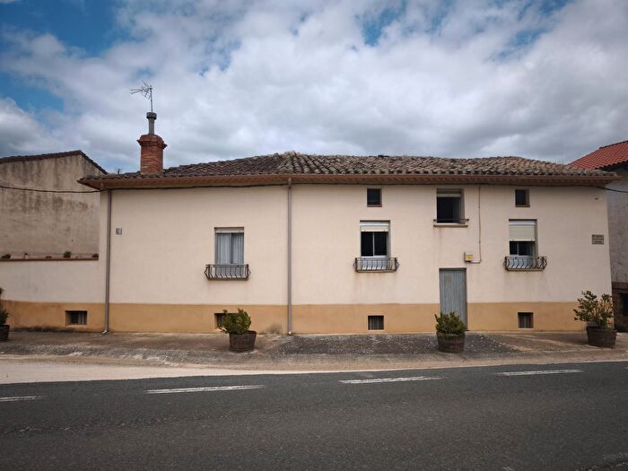 Casa en venta en Genevilla, Navarra de 5 habitaciones
