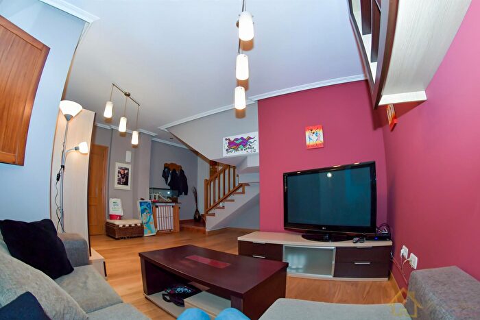 Casas en venta y pisos alquiler - 2