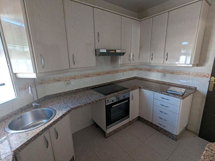 Casas en venta y pisos alquiler - 1