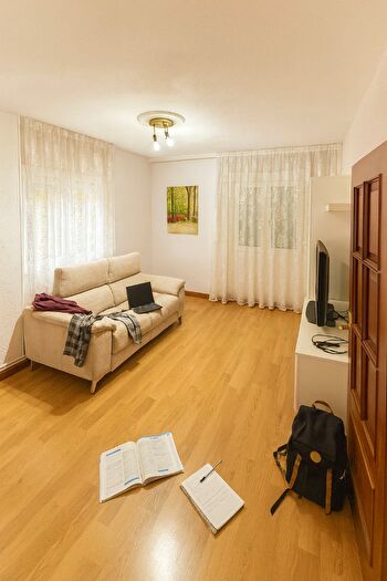 Casas en venta y pisos alquiler - 2