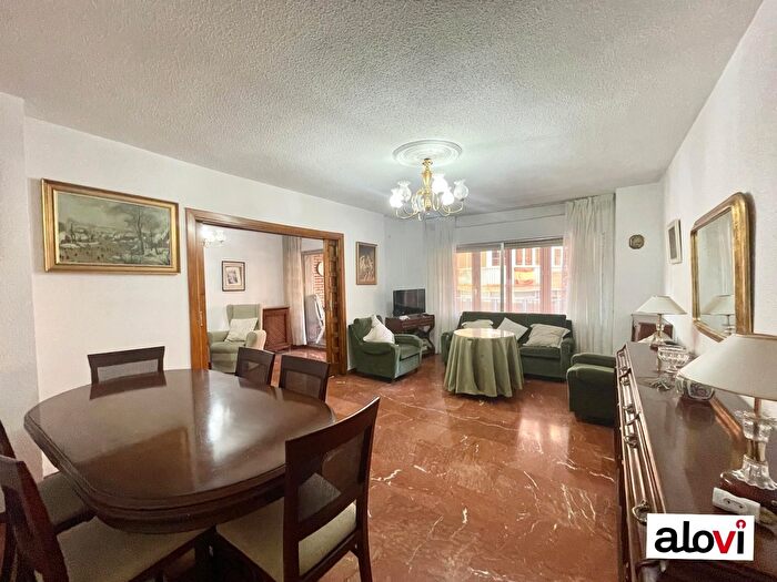 Casas en venta y pisos alquiler - 1