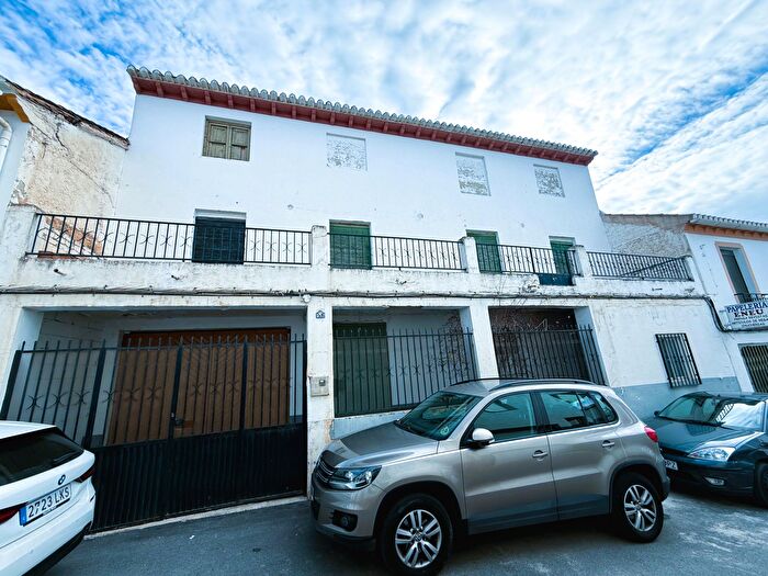 Casas en venta y pisos alquiler - 1