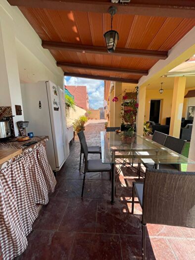 Casas en venta y pisos alquiler - 3