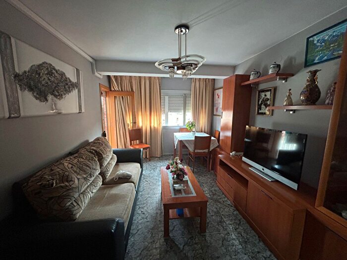 Casas en venta y pisos alquiler - 1