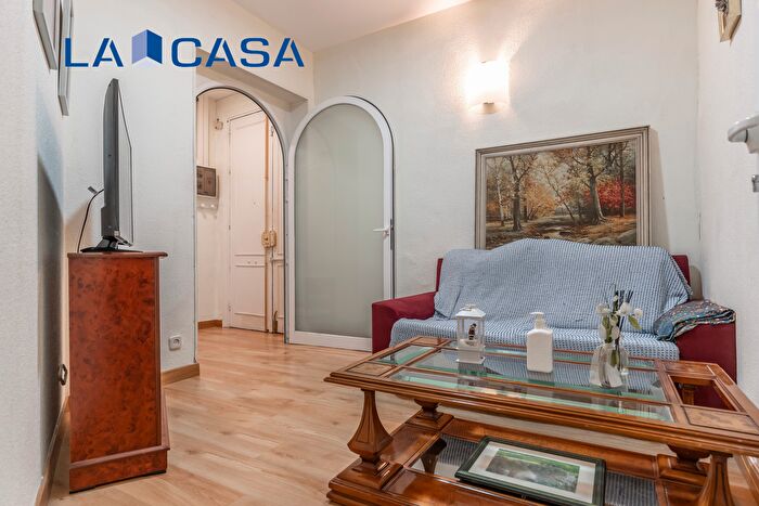 Casas en venta y pisos alquiler - 3