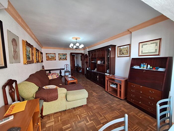 Casas en venta y pisos alquiler - 1