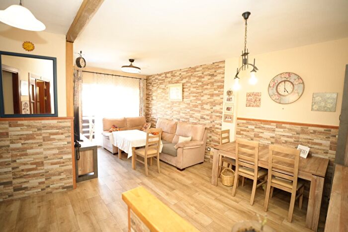 Casas en venta y pisos alquiler - 2