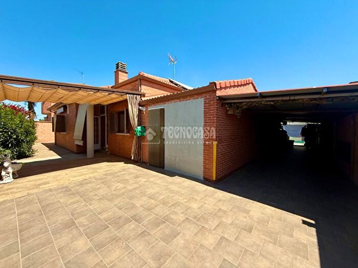 Casas en venta y pisos alquiler - 1