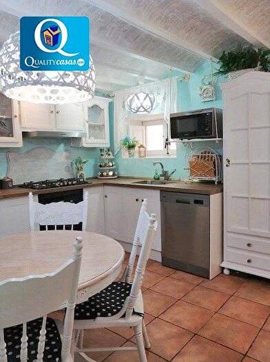 Casas en venta y pisos alquiler - 3