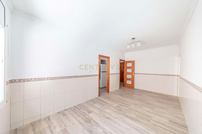 Piso en venta en El Pedró, Cornellà de Llobregat de 3 habitaciones