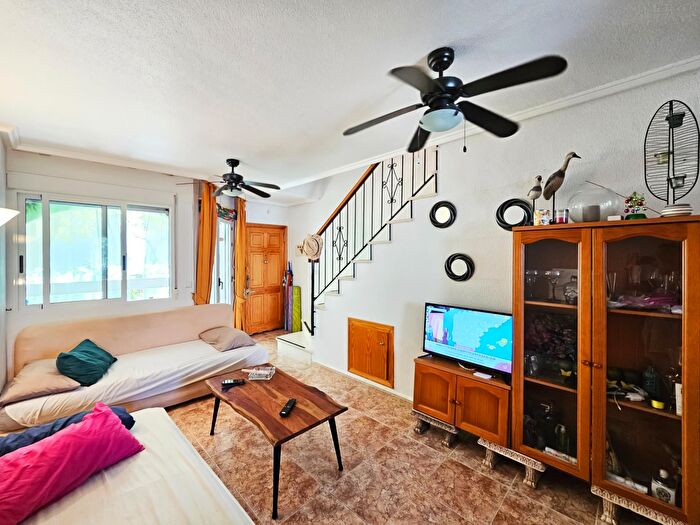 Casas en venta y pisos alquiler - 2