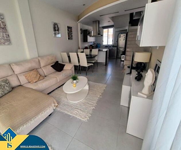 Casas en venta y pisos alquiler - 3