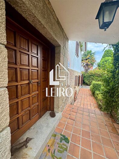 Casa en venta en Sobrán, Vilagarcía de Arousa de 3 habitaciones