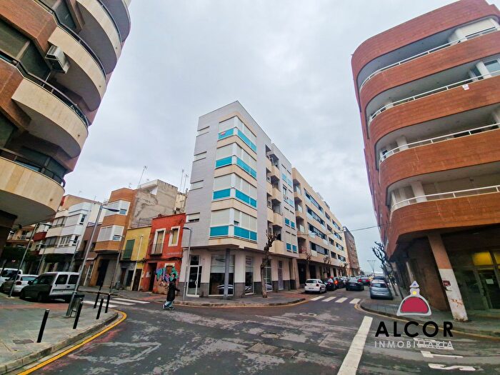 Casas en venta y pisos alquiler - 1