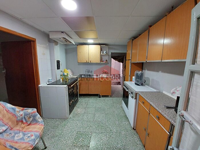 Casas en venta y pisos alquiler - 3